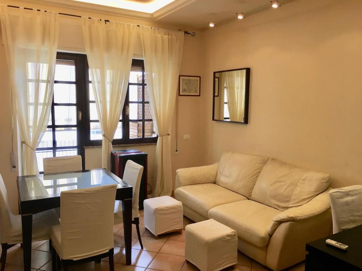Casa Delfino - Appartamento Centro Storico A Due Passi Dalla Spiaggia & Mare, Porto & Ferrovia Civitavecchia Exterior foto