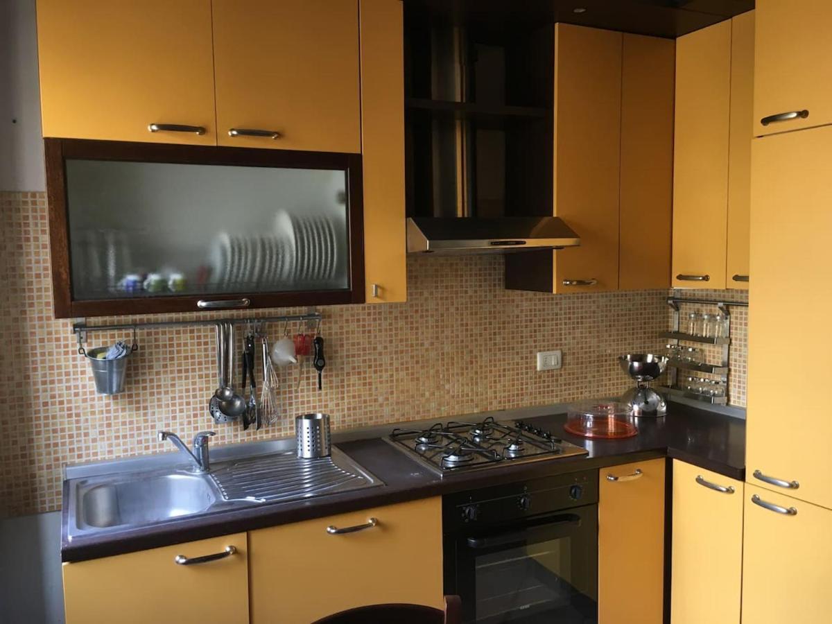 Casa Delfino - Appartamento Centro Storico A Due Passi Dalla Spiaggia & Mare, Porto & Ferrovia Civitavecchia Exterior foto