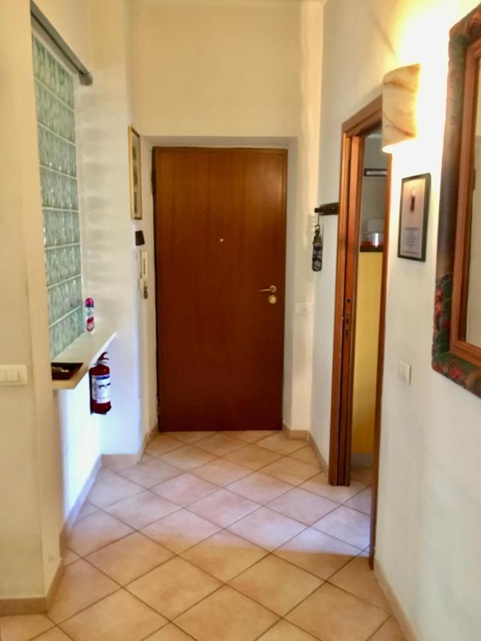 Casa Delfino - Appartamento Centro Storico A Due Passi Dalla Spiaggia & Mare, Porto & Ferrovia Civitavecchia Exterior foto